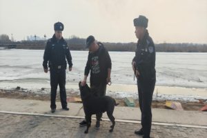 哈市呼兰警方：规范养犬行为 践行  文明理念